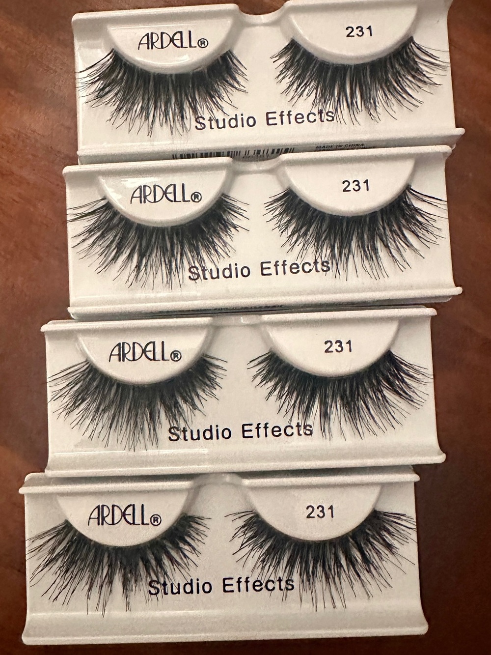 Ardell Studio Effects 231 Black Dramatic Volume Lashes (Set) 4